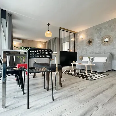 #f7 The Contemporary 6 Sleeps Wifi Tramway Apartment
