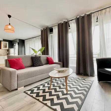 #f7 The Contemporary 6 Sleeps Wifi Tramway Apartment Grenoble