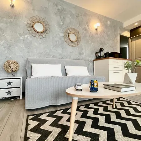 Apartment #f7 The Contemporary 6 Sleeps Wifi Tramway