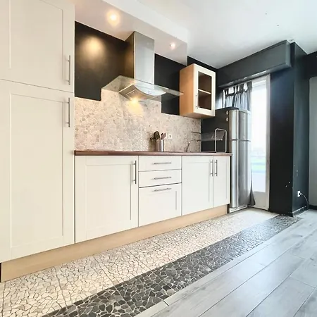 #f7 The Contemporary 6 Sleeps Wifi Tramway Apartment *